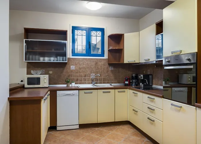 Villa Nina With Private Plunge Pool, 5Km To Corfu Town