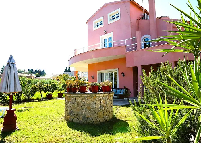Private Villa Akobara, 2Km From City Center